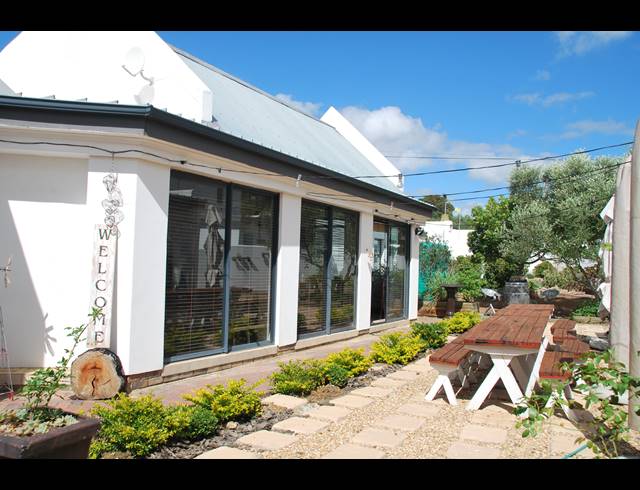 3 BEDROOM TOWNHOUSE FOR SALE IN BOT RIVER